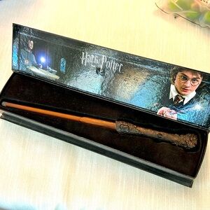 Harry Potter’s Wand That Lights Up 14 Inches long Noble Collection